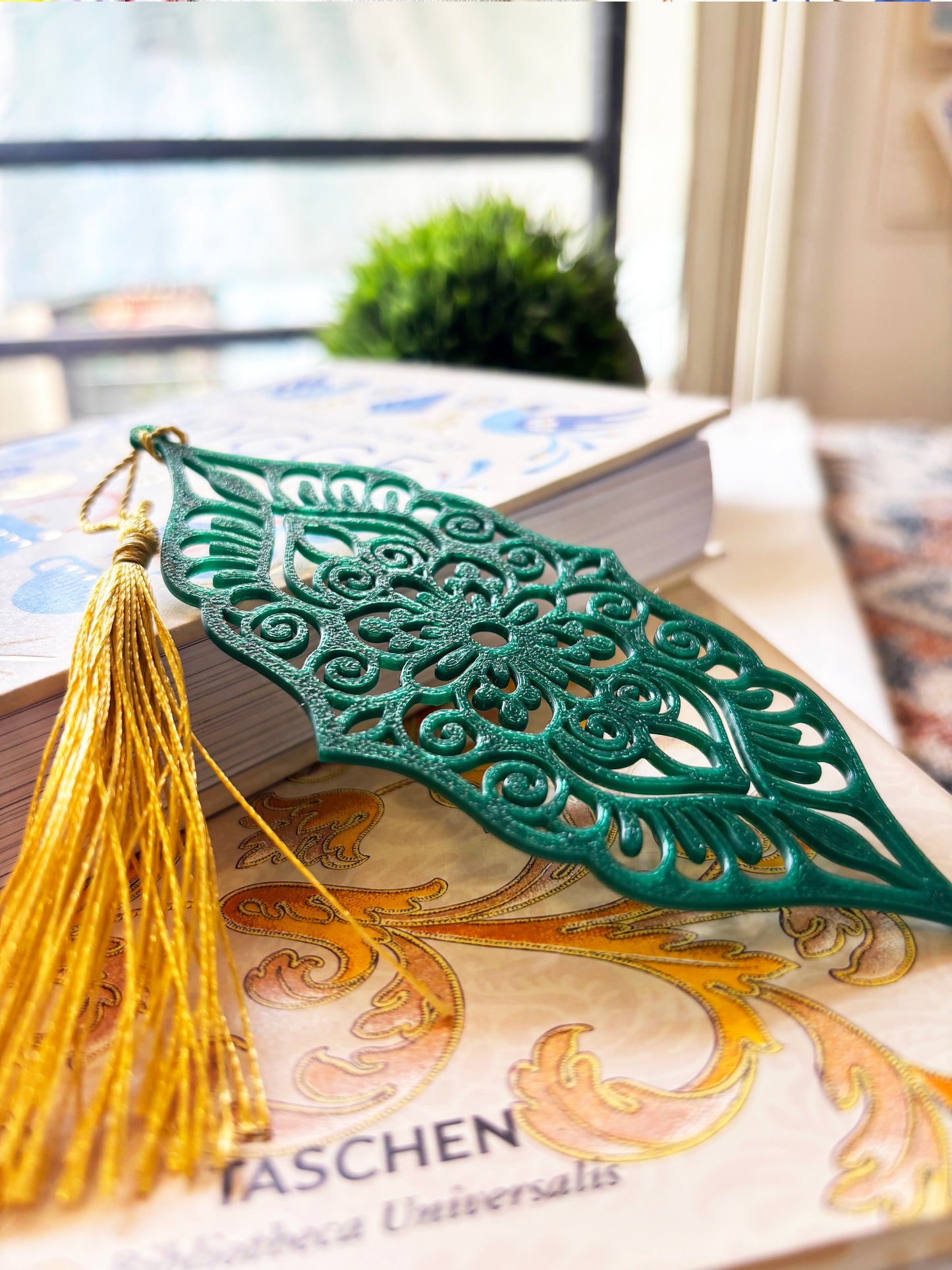Emerald - Aesthetic Motif Bookmark