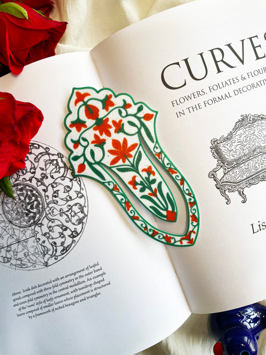 The Taj Mahal - Aesthetic Mughal Motif Bookmark